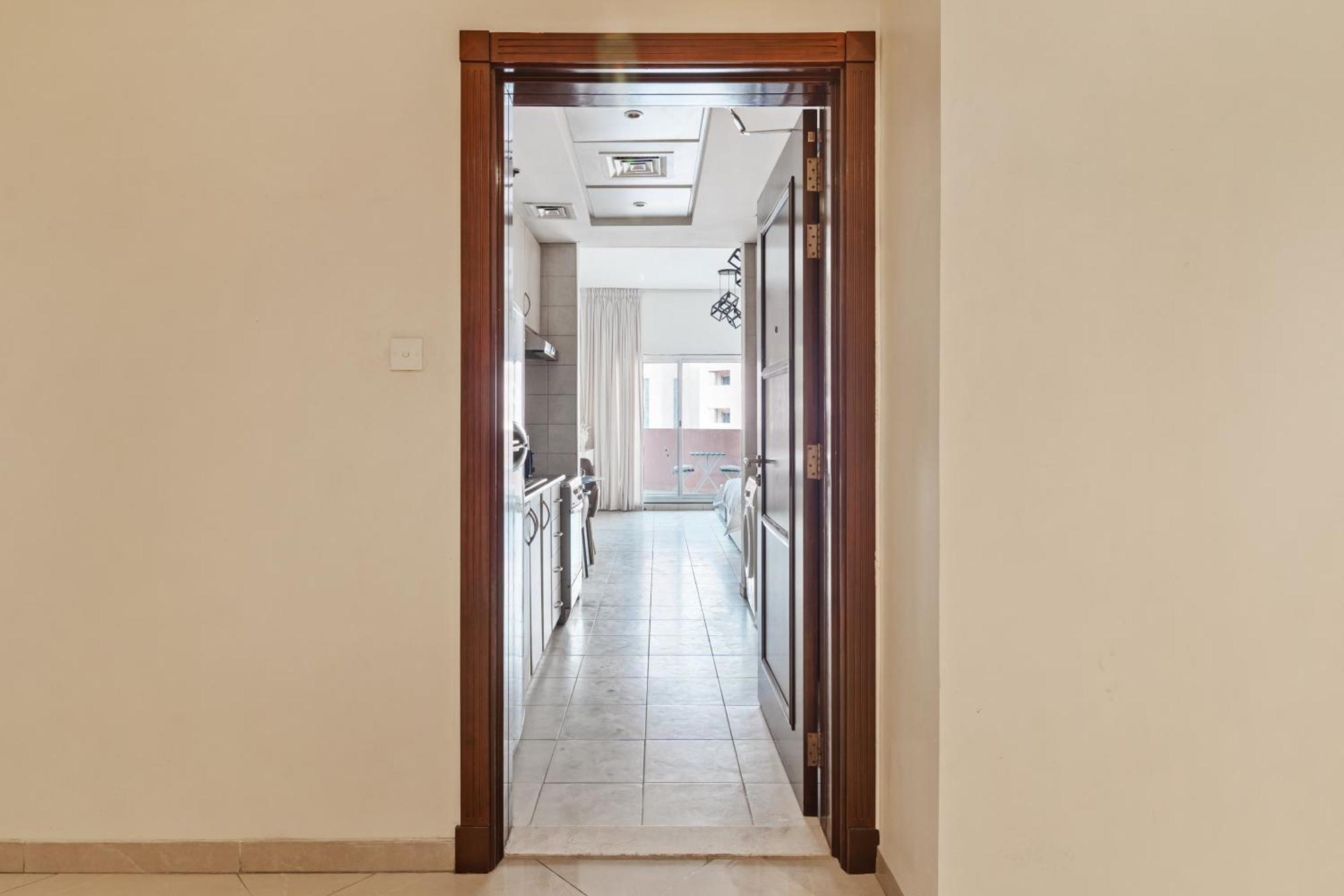 Апартаменты Stylish Retreat In Discovery Gardens Дубай