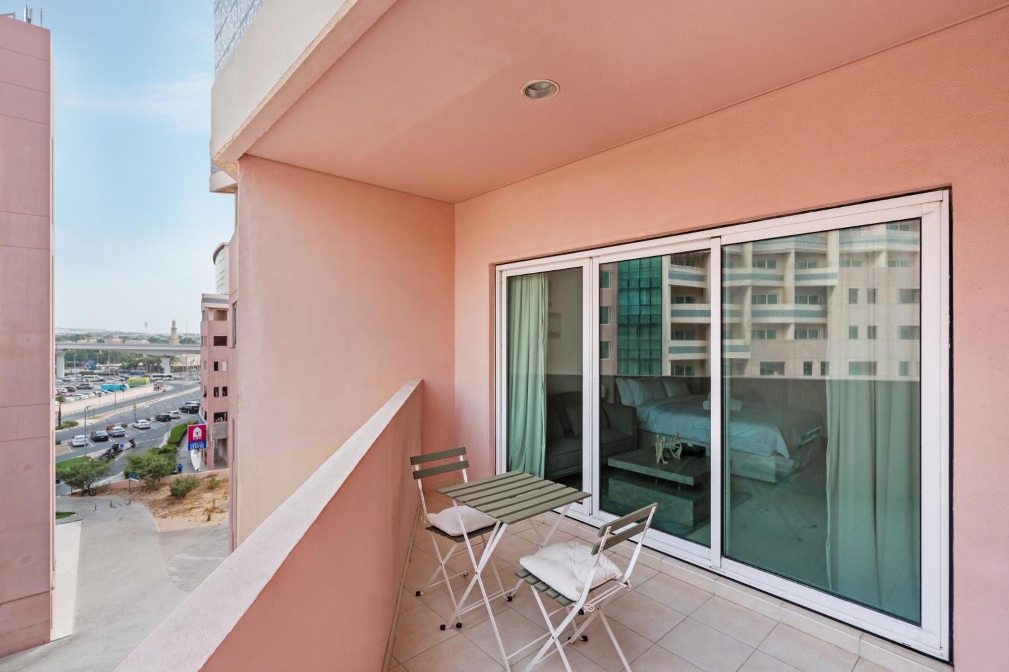 Stylish Retreat In Discovery Gardens * Дубай