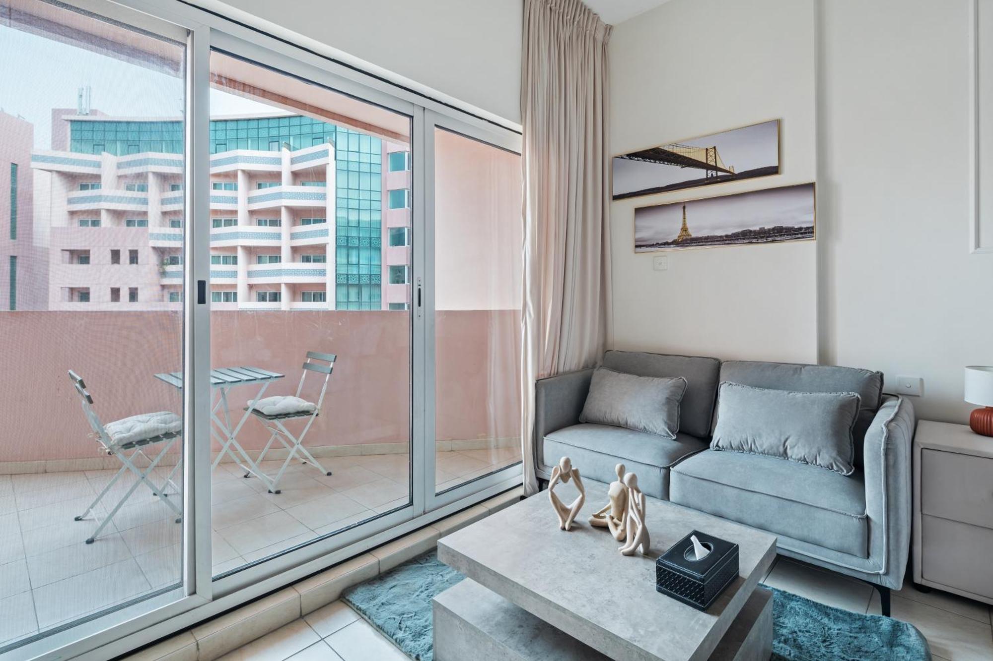 Апартаменты Stylish Retreat In Discovery Gardens *